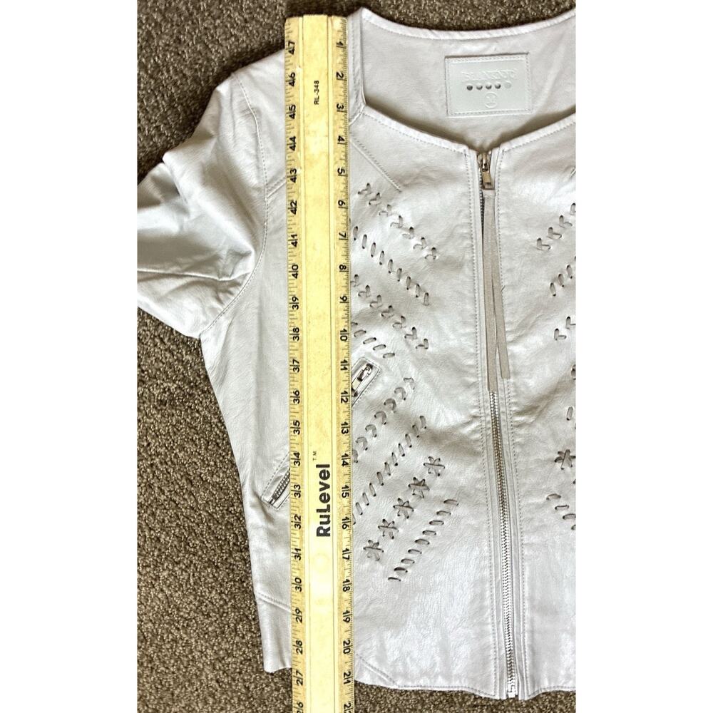 Y2K Cropped Jacket Sz M Imelda Crm Perforated Vegan Lthr Moto Boho Coachella Zip - Picture 10 of 11